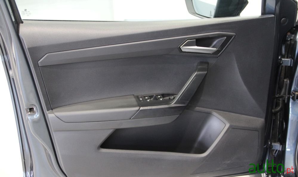 2024' SEAT Ibiza 1.0 Tsi Style photo #6