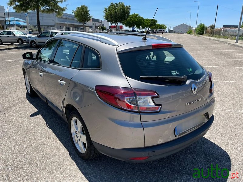 2009' Renault Megane Sport Tourer photo #3