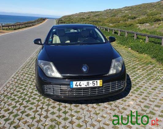 2010' Renault Laguna photo #3