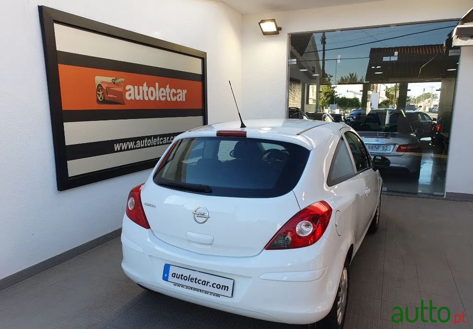 2014' Opel Corsa photo #4