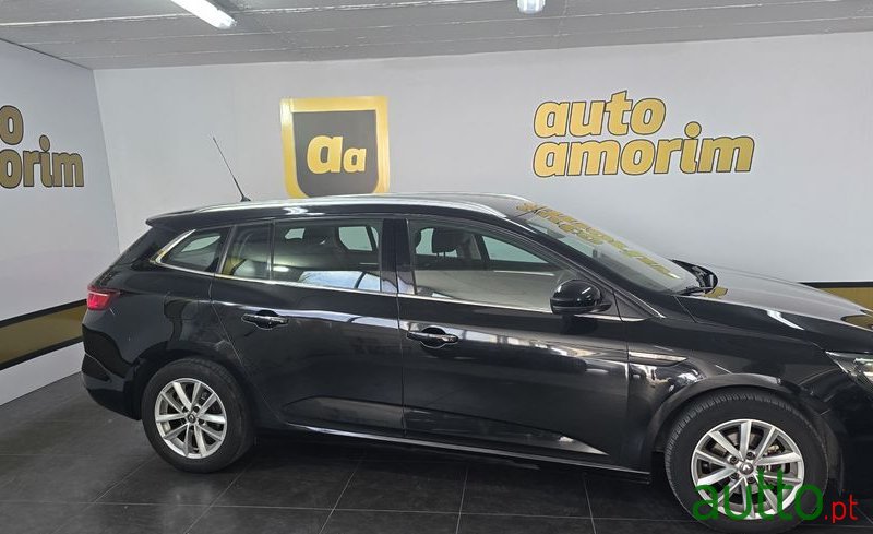 2018' Renault Megane Sport Tourer photo #2