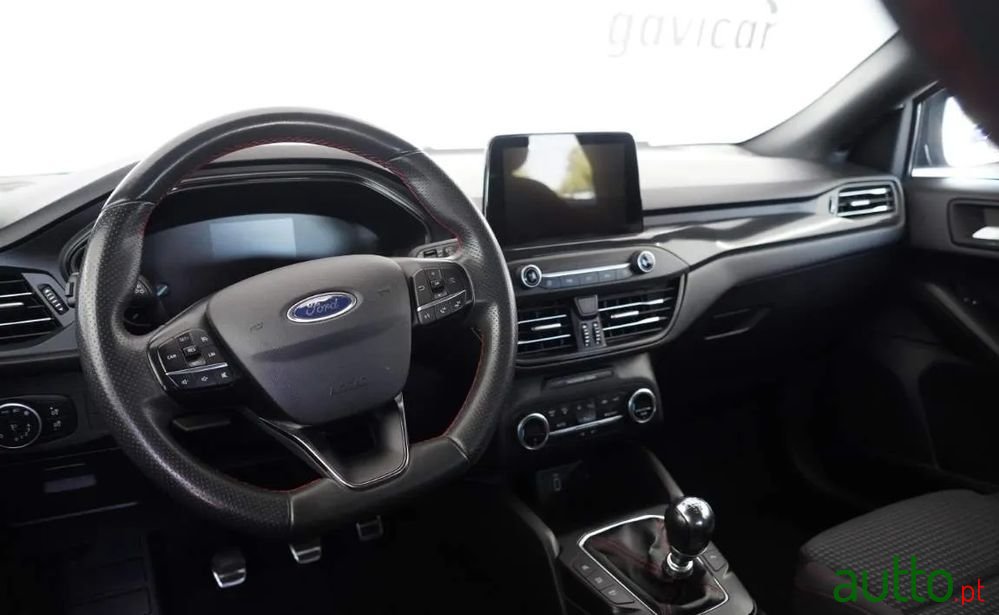 2020' Ford Focus Sw photo #2