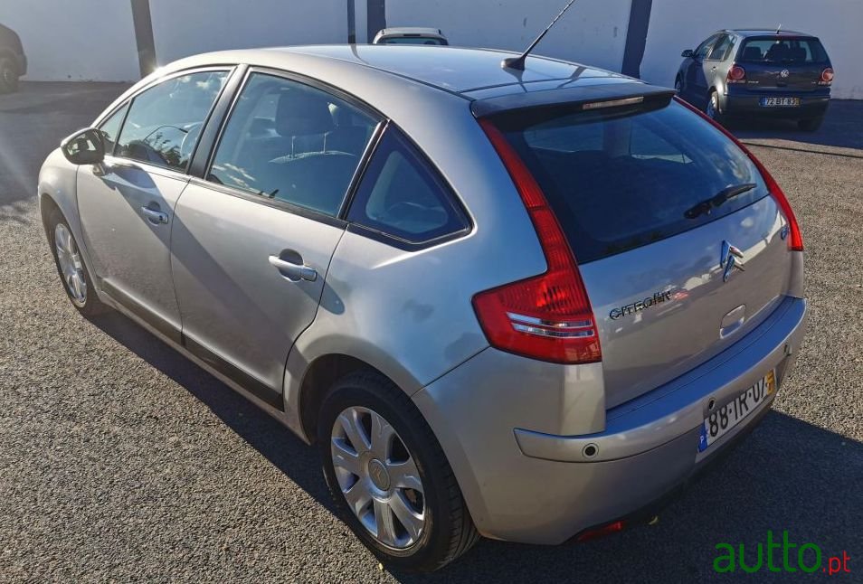 2010' Citroen C4 photo #1