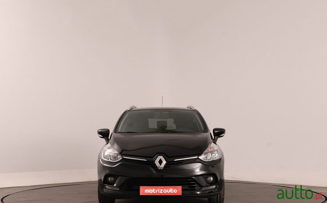 2019' Renault Clio Sport Tourer photo #2