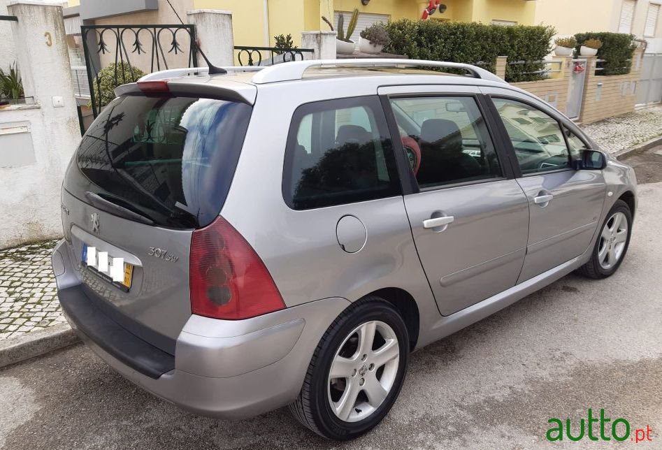 2005' Peugeot 307 Sw photo #3