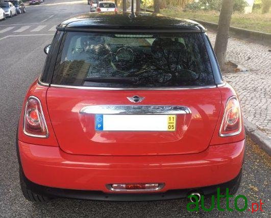 2011' MINI Cooper photo #4