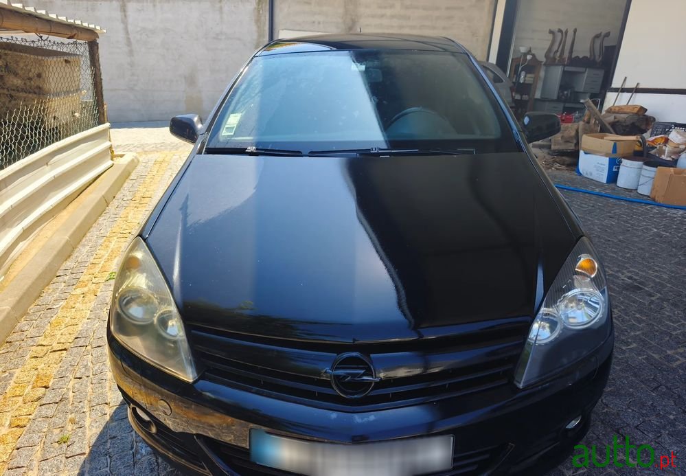 2006' Opel Astra Gtc 1.3 Cdti photo #2
