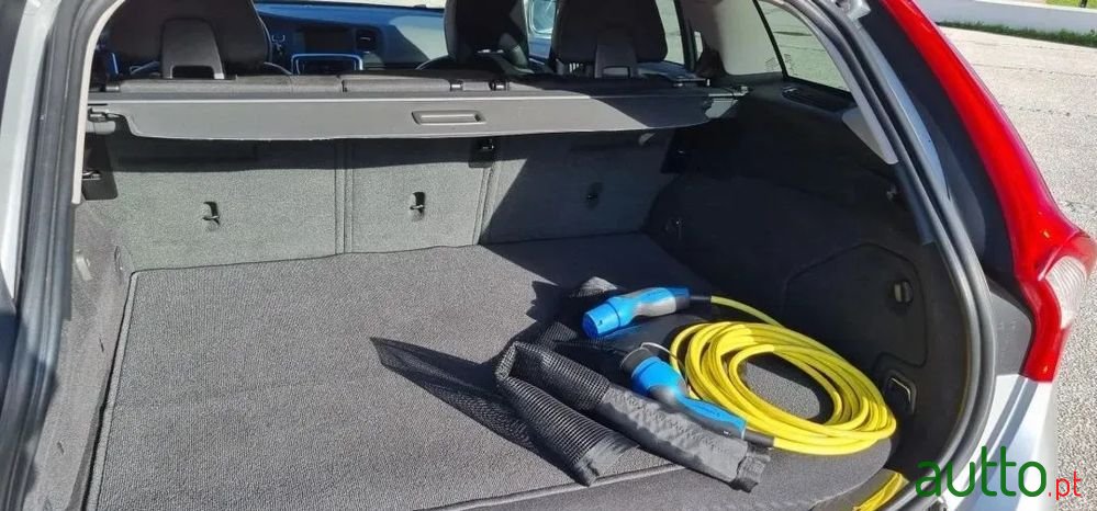 2017' Volvo V60 photo #4