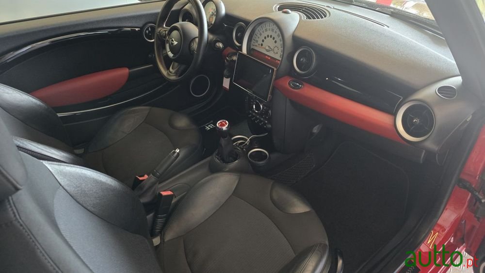 2011' MINI 3 Portas Cooper D photo #6