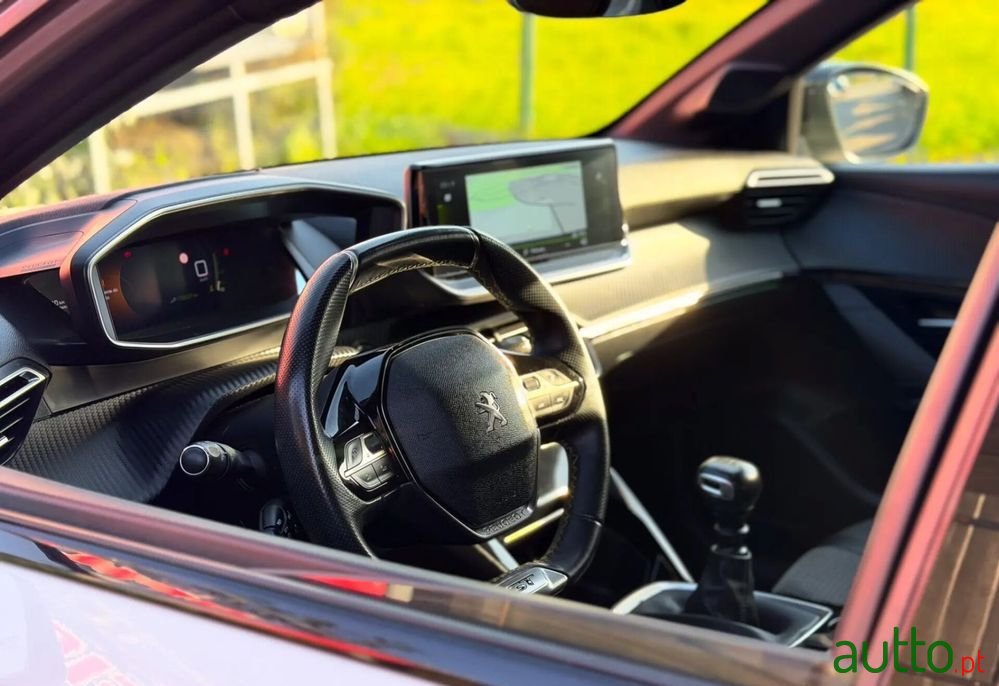 2022' Peugeot 208 1.5 Bluehdi Gt photo #2