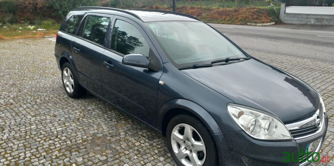 2007' Opel Astra Caravan photo #1