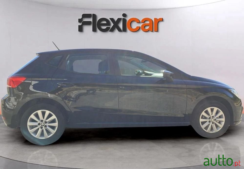 2021' SEAT Ibiza 1.0 Tsi Style photo #2