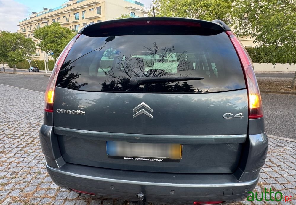 2011' Citroen C4 Grand Picasso photo #4