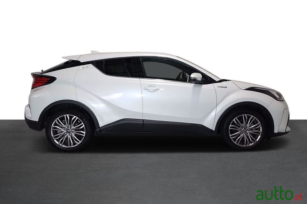 2022' Toyota C-HR photo #6