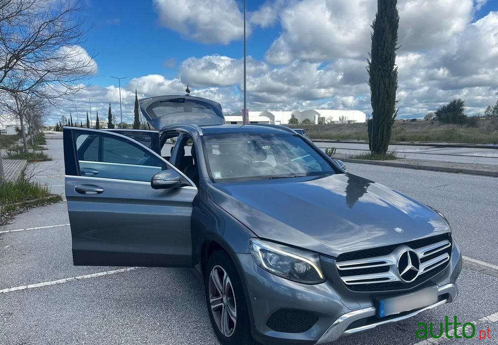 2016' Mercedes-Benz Classe Glc D 4-Matic photo #2