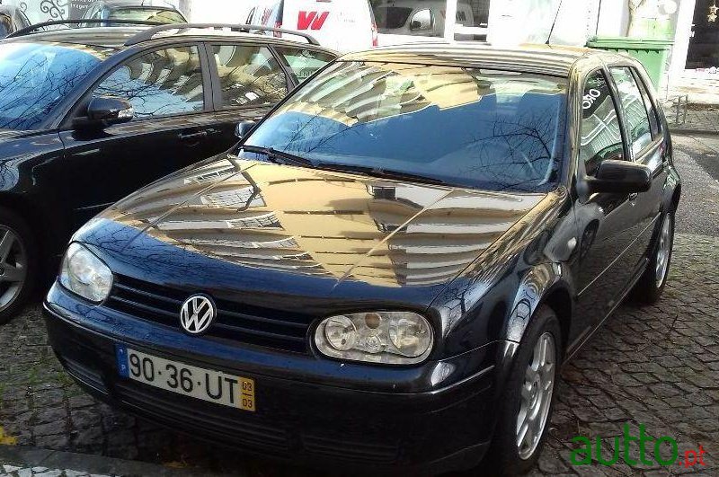 2003' Volkswagen Golf photo #2