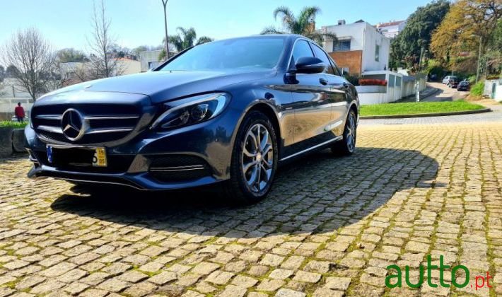 2015' Mercedes-Benz C-300 photo #2