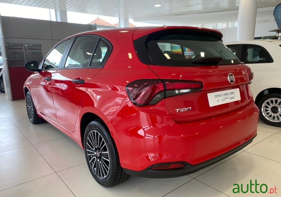 2022' Fiat Tipo photo #2