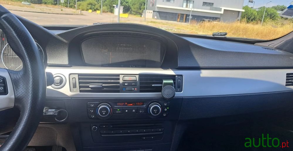 2008' BMW Série 3 D Touring photo #3