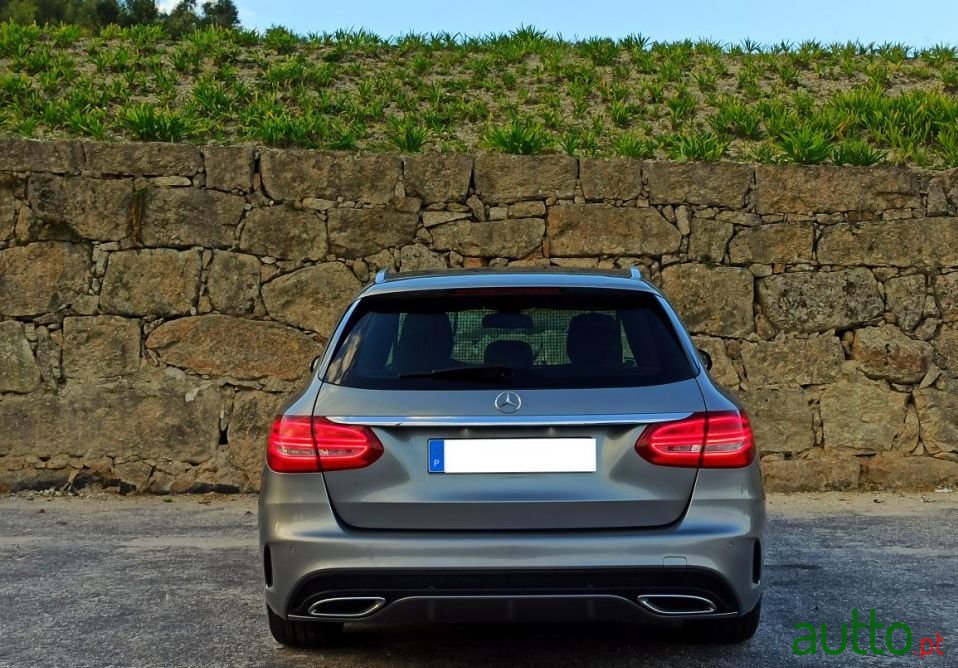 2015' Mercedes-Benz C-200 photo #2