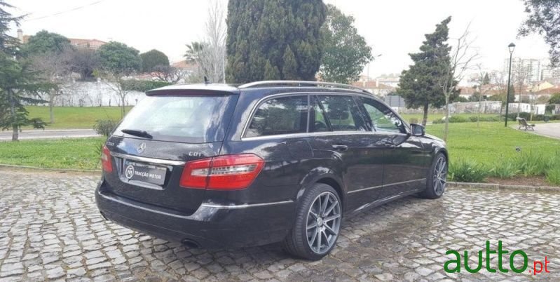 2010' Mercedes-Benz E-350 photo #2