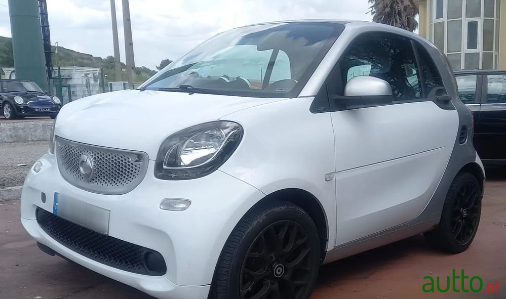 2015' Smart Fortwo Passion photo #1