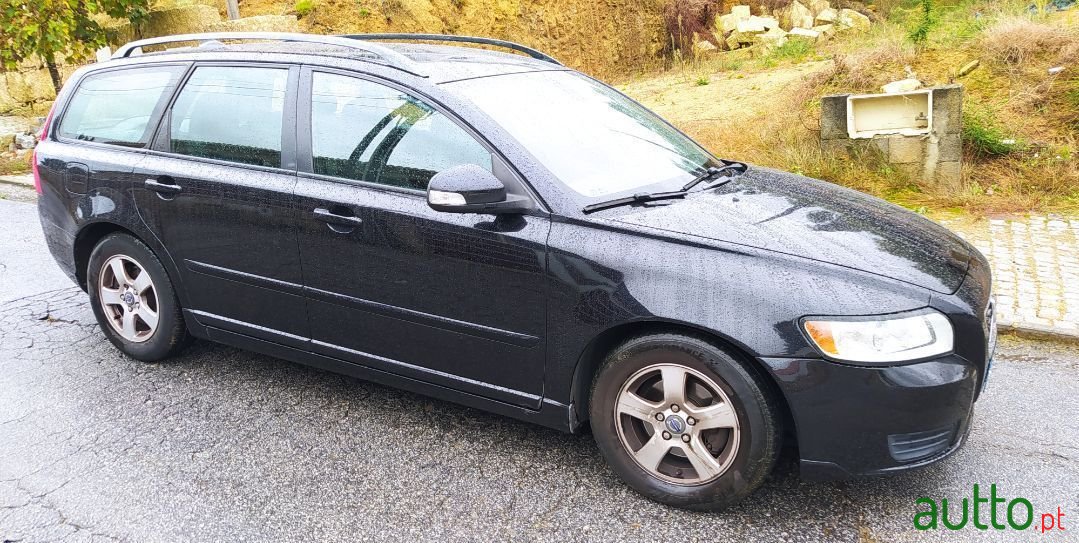 2010' Volvo V50 photo #3