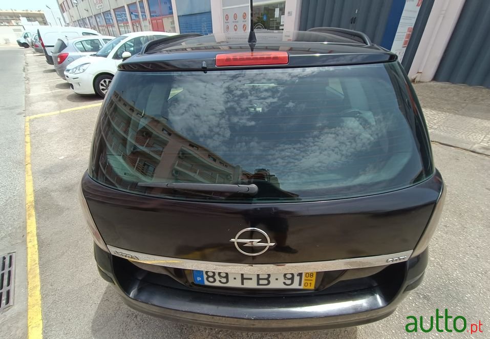 2008' Opel Astra Caravan photo #5