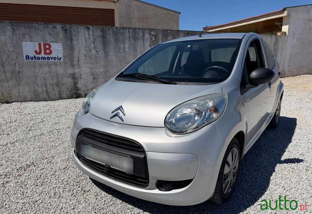 2010' Citroen C1 1.0 Attraction photo #2