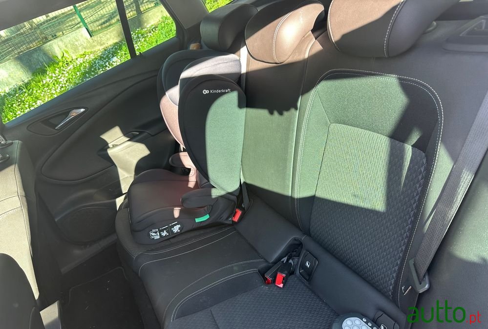 2017' Opel Astra Sports Tourer photo #6