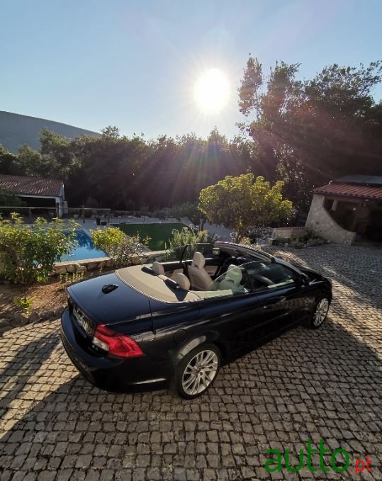 2012' Volvo C70 photo #2