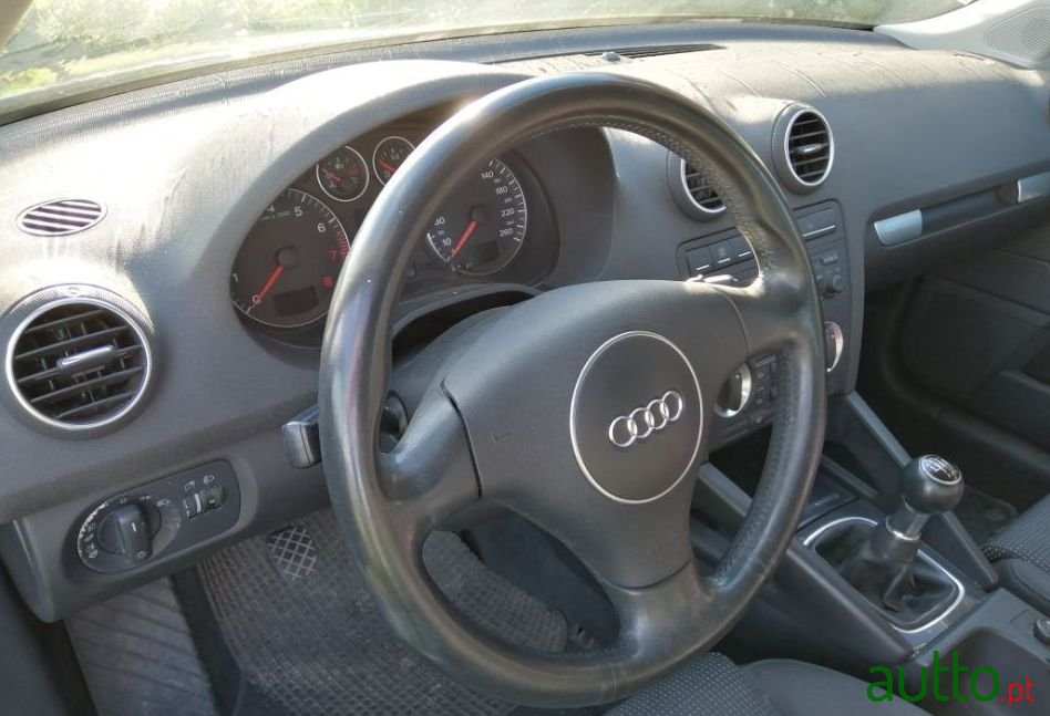 2004' Audi A3 photo #2