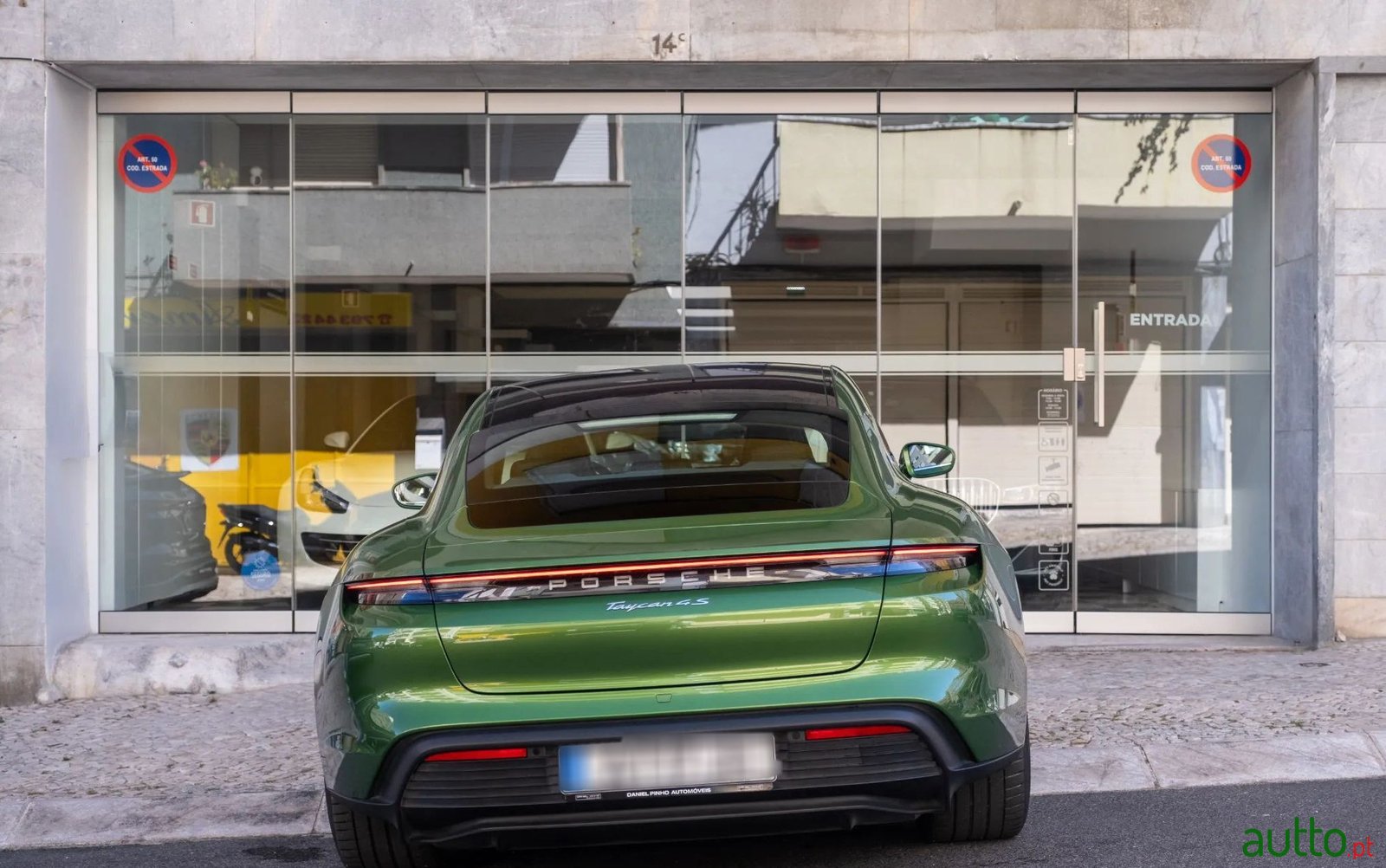 2022' Porsche Taycan 4s photo #3