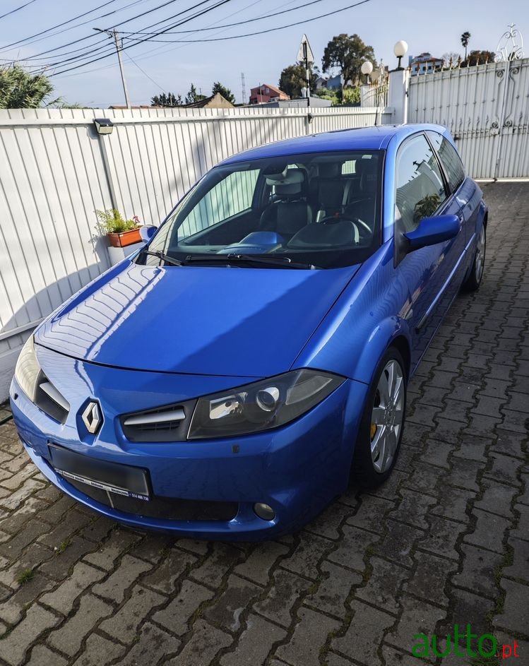 2006' Renault Megane Sport F1-Team R26 photo #2