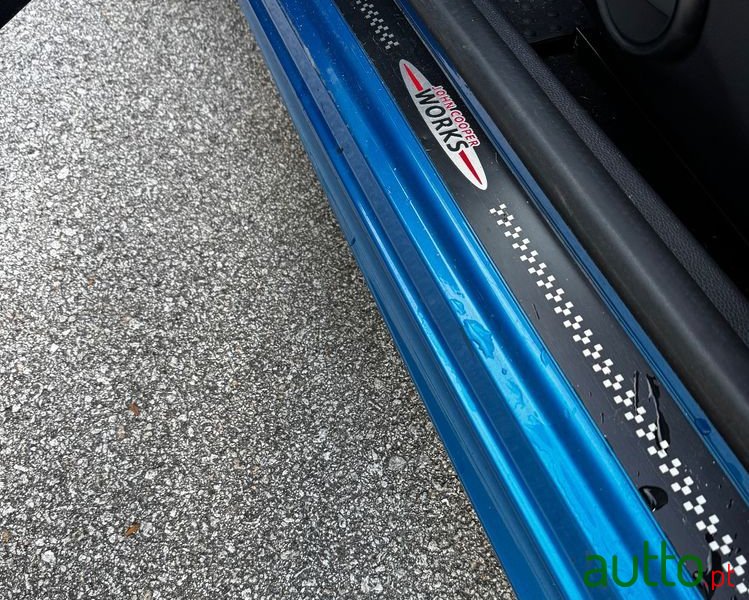 2012' MINI One 3 Portas photo #3