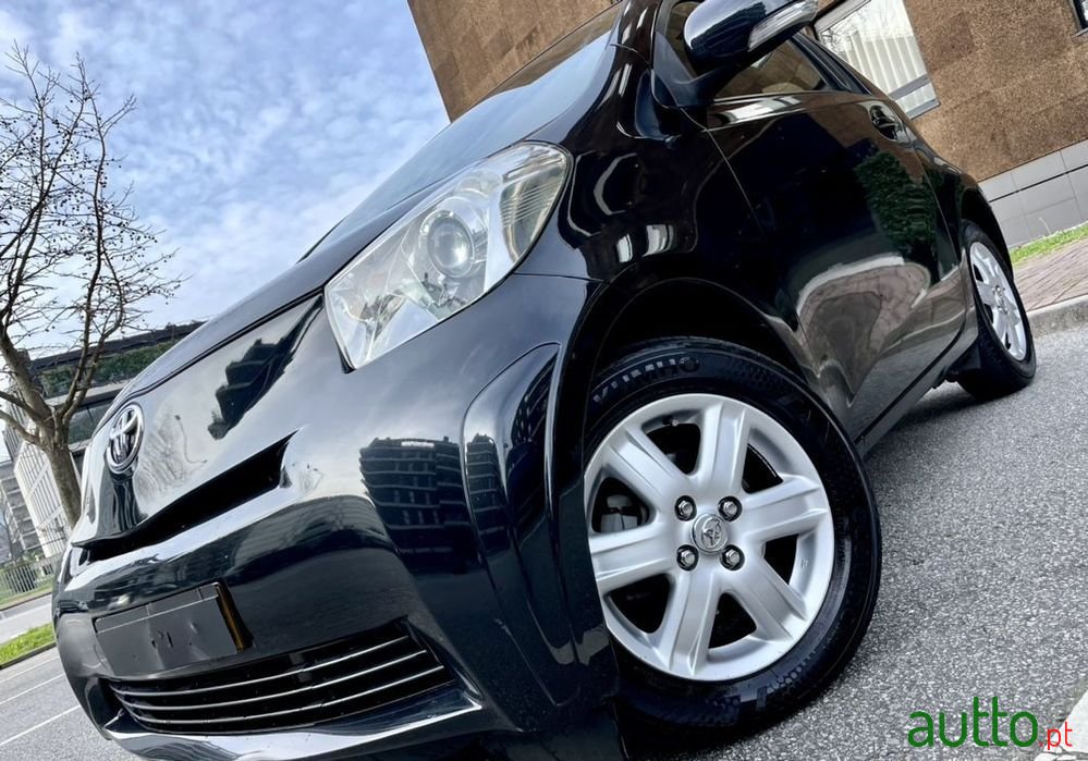 2009' Toyota iQ 1.4 D-4D photo #1