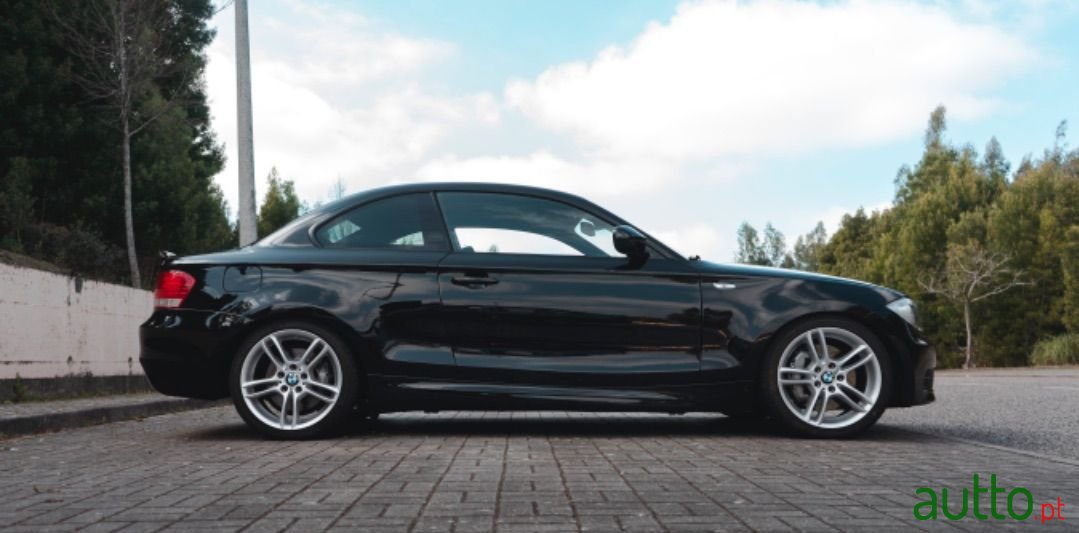 2011' BMW 135 photo #4