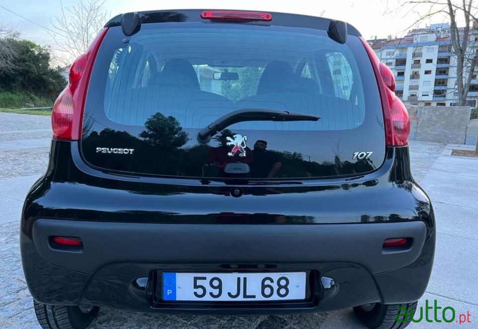 2010' Peugeot 107 photo #6