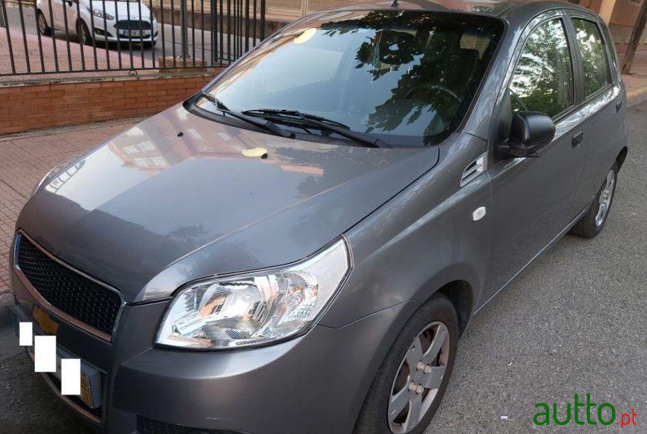 2010' Chevrolet Aveo Ver-1-2-L photo #1