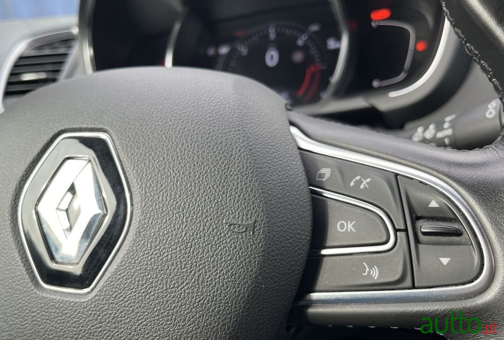 2020' Renault Grand Scenic photo #6