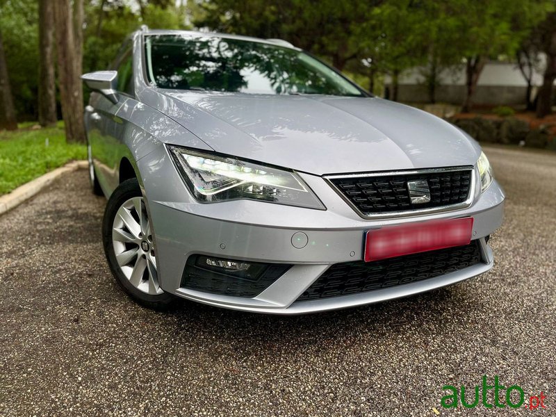 2020' SEAT Leon St photo #1