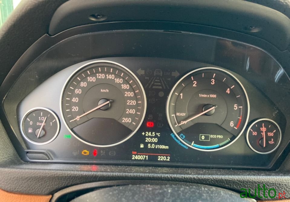 2013' BMW 320 photo #6