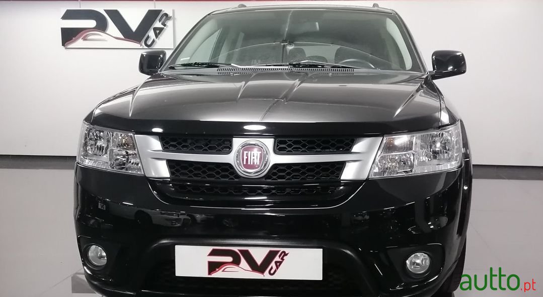 2013' Fiat Freemont photo #5