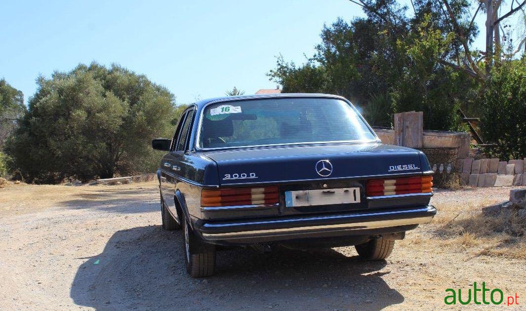 1977' Mercedes-Benz 300 300 D photo #2
