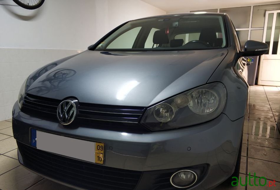 2009' Volkswagen Golf photo #3