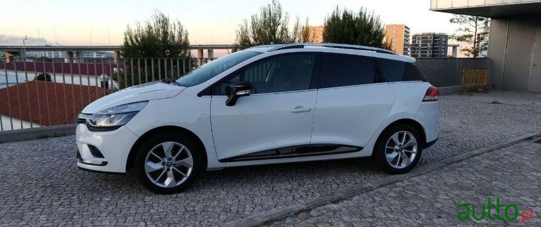 2016' Renault Clio Sport Tourer photo #3