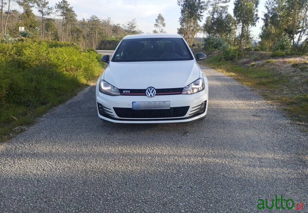 2013' Volkswagen Golf photo #6