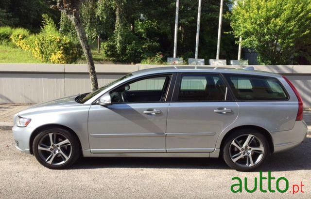 2012' Volvo V50 photo #1