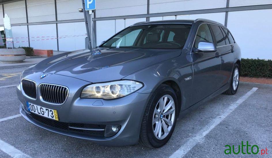 2011' BMW 520 Touring Nacional Cx Aut photo #1