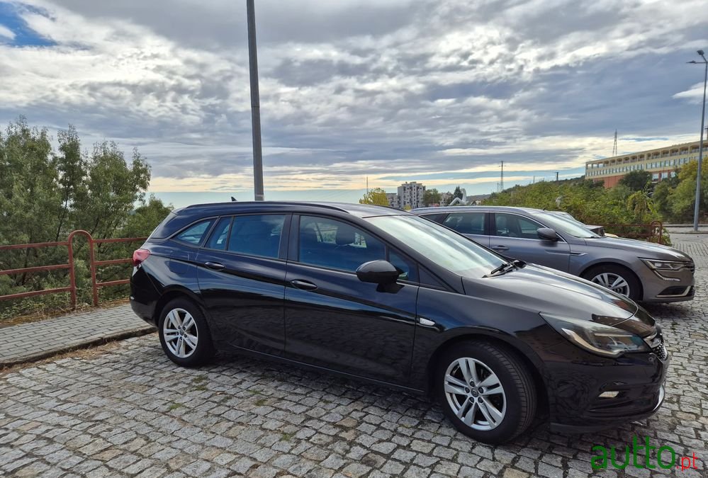 2017' Opel Astra Sports Tourer photo #6